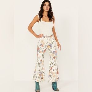 Free People Size 27 White Floral Cropped Flared Pants Worn Once